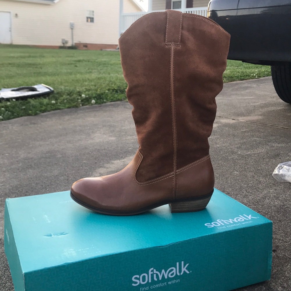 Softwalk wide calf boots